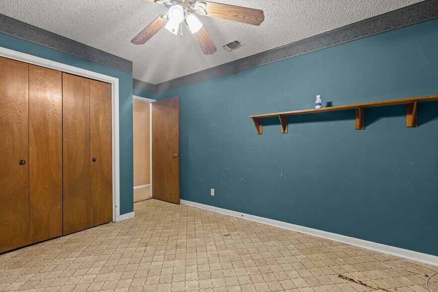More Photos Of 12409 Lowden Ln, Manchaca Flex For Sale