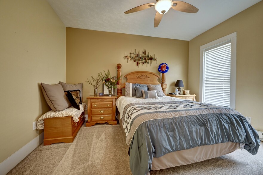 More Photos Of 10714 Main St, Mantua Storefront Retail Residential For Sale