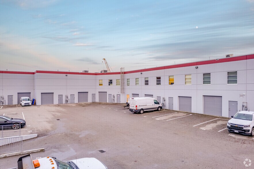 More Photos Of 5108-5118 N Fraser Way, Burnaby Industrial For Sale