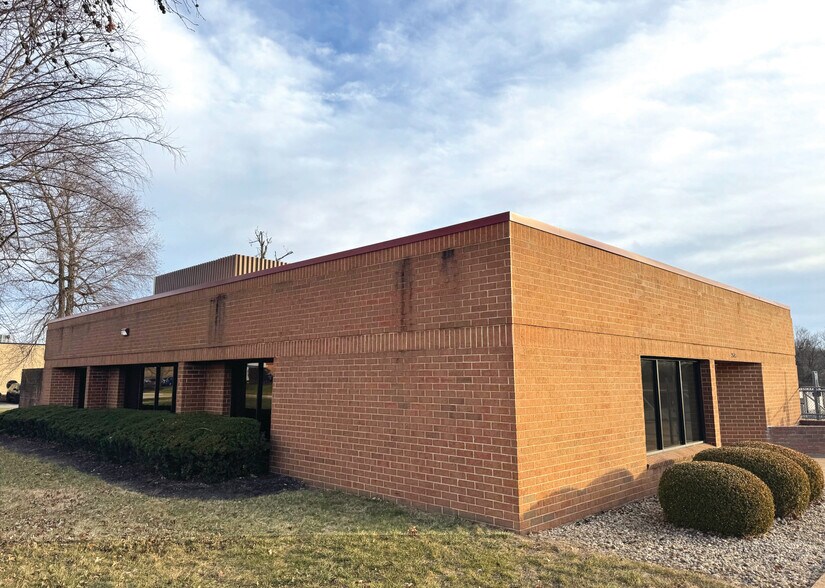 More Photos Of 2646 Metro Blvd, Maryland Heights Distribution For Lease