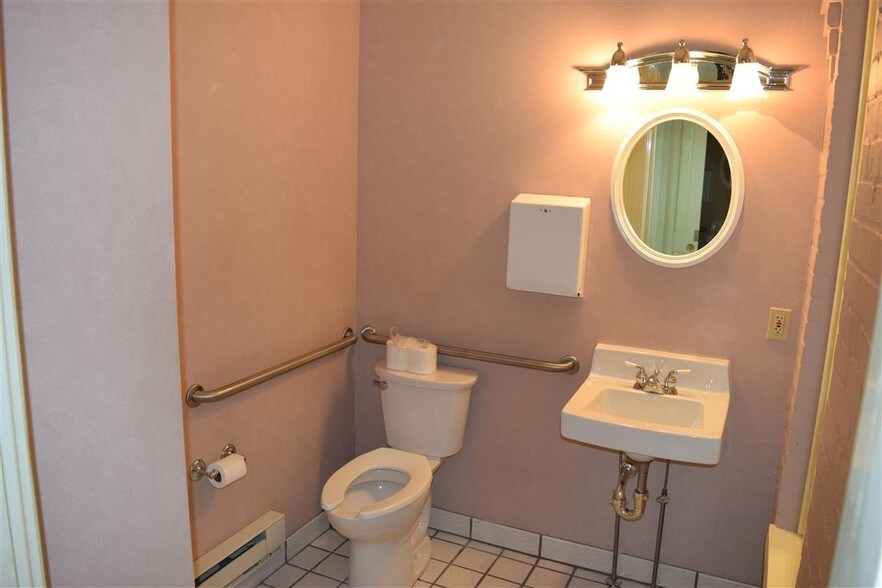 More Photos Of 138 1st St, Baraboo Office For Sale