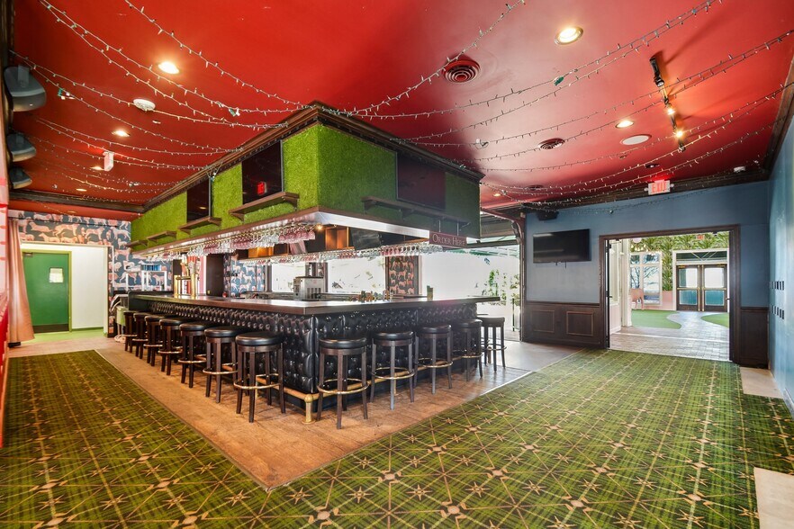 More Photos Of 2501 & 2519 Marshall St NE, Minneapolis Restaurant For Sale
