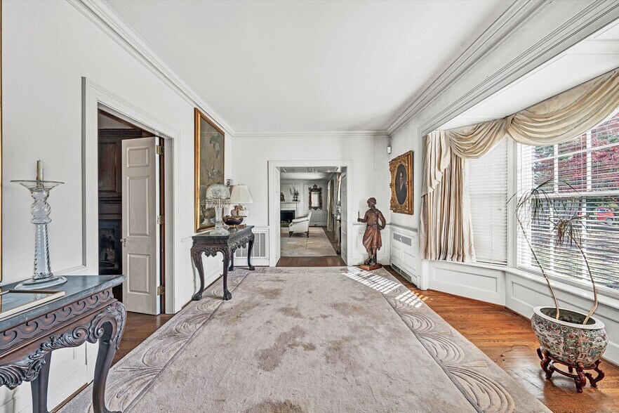 More Photos Of 934 Commander Dr, Roanoke Specialty For Sale