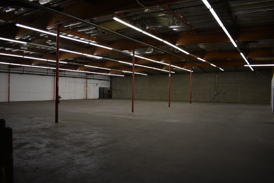 More Photos Of 1249 58th Pl, Los Angeles Warehouse For Lease