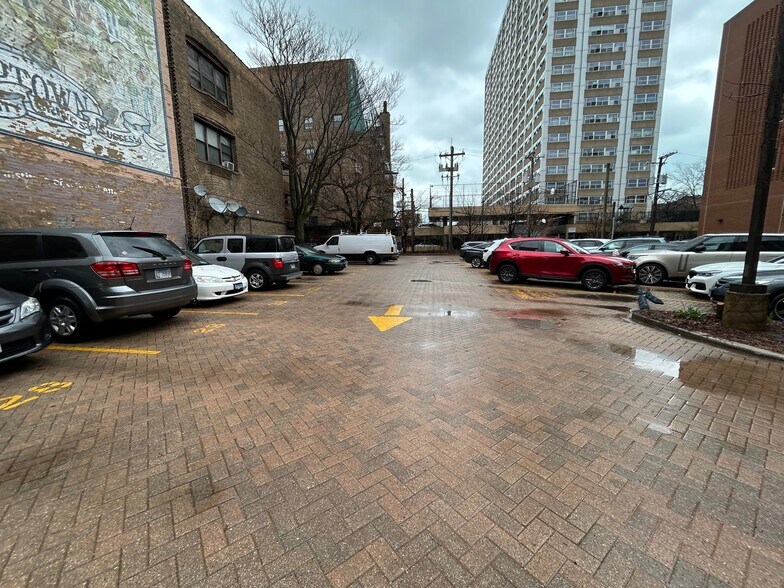 More Photos Of 4740-4750 N Sheridan Rd, Chicago Office For Lease