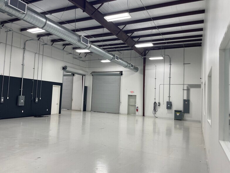 More Photos Of 1902 S Houston Ave, Humble Unknown For Lease