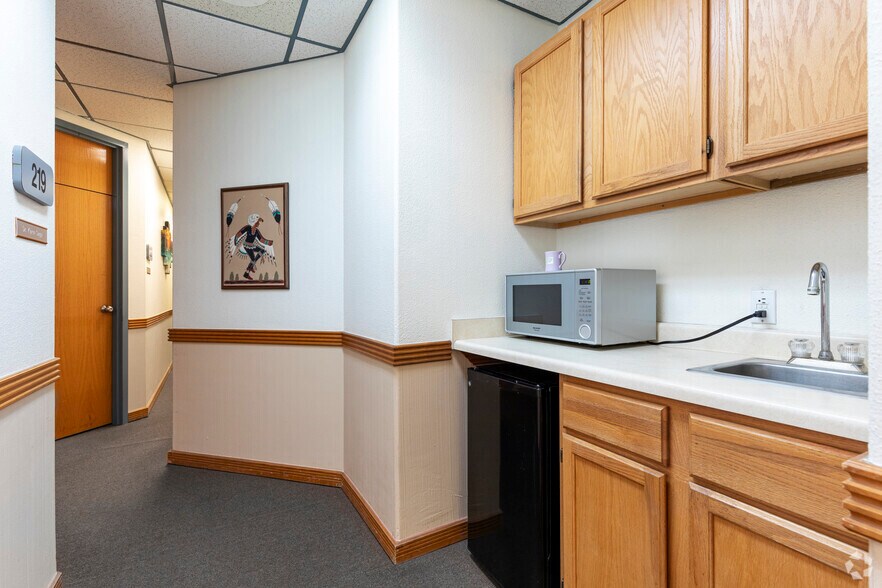 More Photos Of 1990 E Lohman Ave, Las Cruces Office For Lease