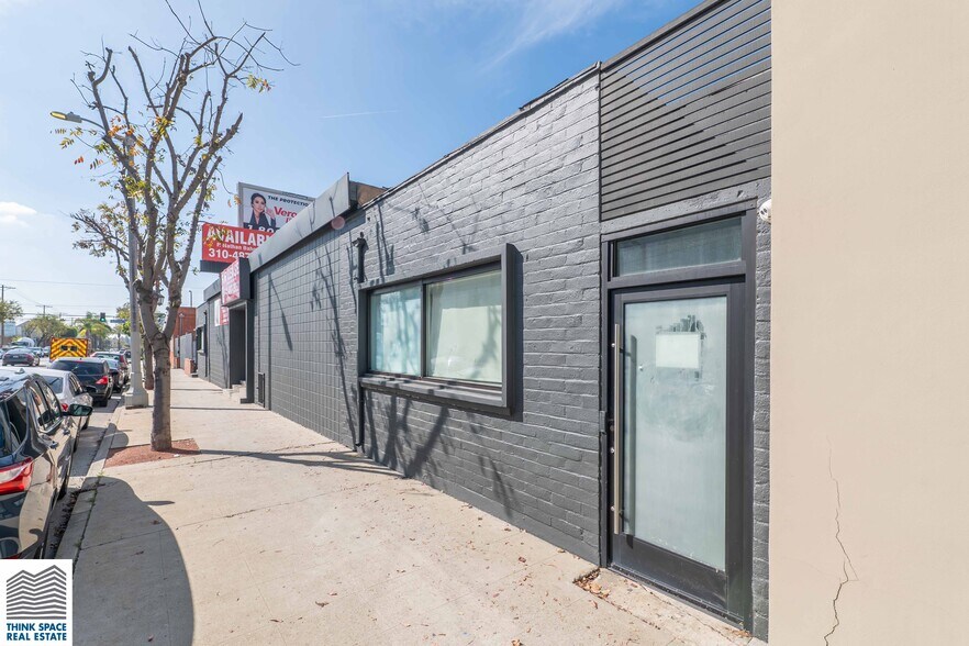 More Photos Of 913-915 N Highland Ave, Los Angeles Showroom For Sale