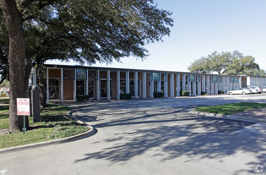 More Photos Of 1617 Hi Line Dr, Dallas Unknown For Lease