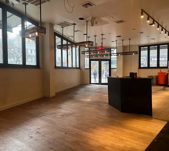 More Photos Of 519 Fulton St, Brooklyn Storefront For Lease