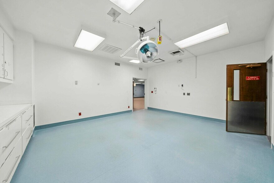 More Photos Of 1600 Jenks Ave, Panama City Medical For Sale