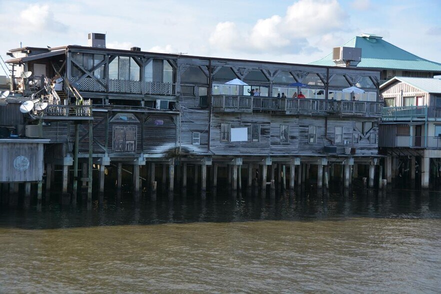 More Photos Of 450 Dock St, Cedar Key Freestanding For Sale