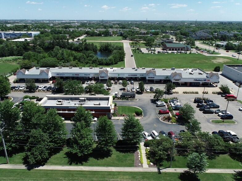 More Photos Of 355-405 N Eola Rd, Aurora Unknown For Lease