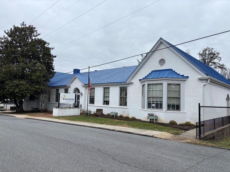 More Photos Of 3024 Forest Hills Cir, Lynchburg Office For Sale
