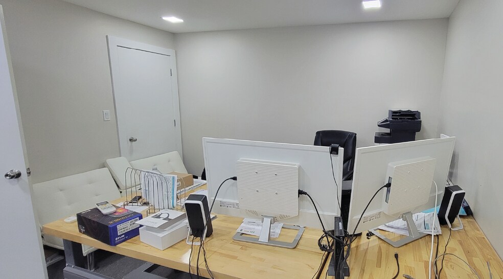 More Photos Of 766 Rockaway Pky, Brooklyn Manufacturing For Sale