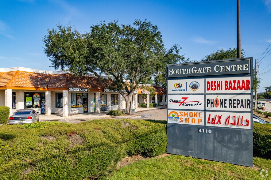 More Photos Of 4110 SW 34th St, Gainesville General Retail For Lease