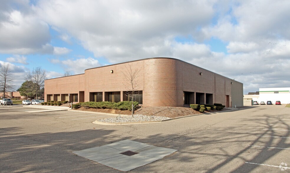 More Photos Of 41150 Technology Park Dr, Sterling Heights Research And Development For Lease