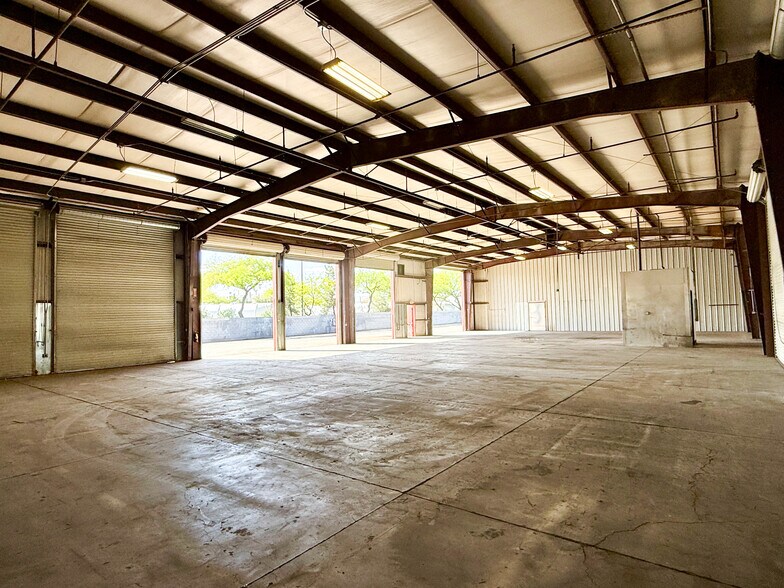 More Photos Of 3865-3885 Rockbottom St, North Las Vegas Manufacturing For Lease