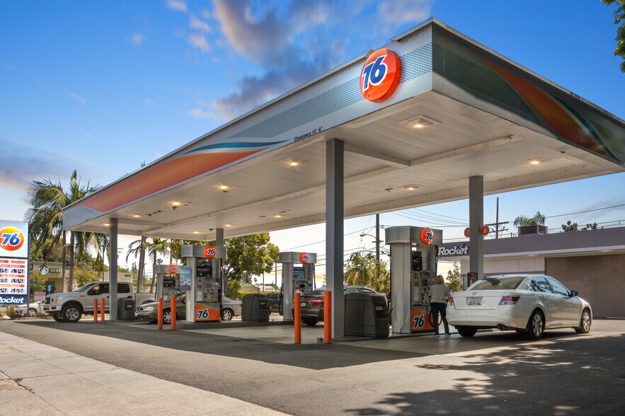 Primary Photo Of 902 W Foothill Blvd, Monrovia Service Station For Sale