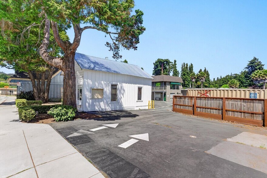 More Photos Of 408 Trout Gulch Rd, Aptos Freestanding For Sale