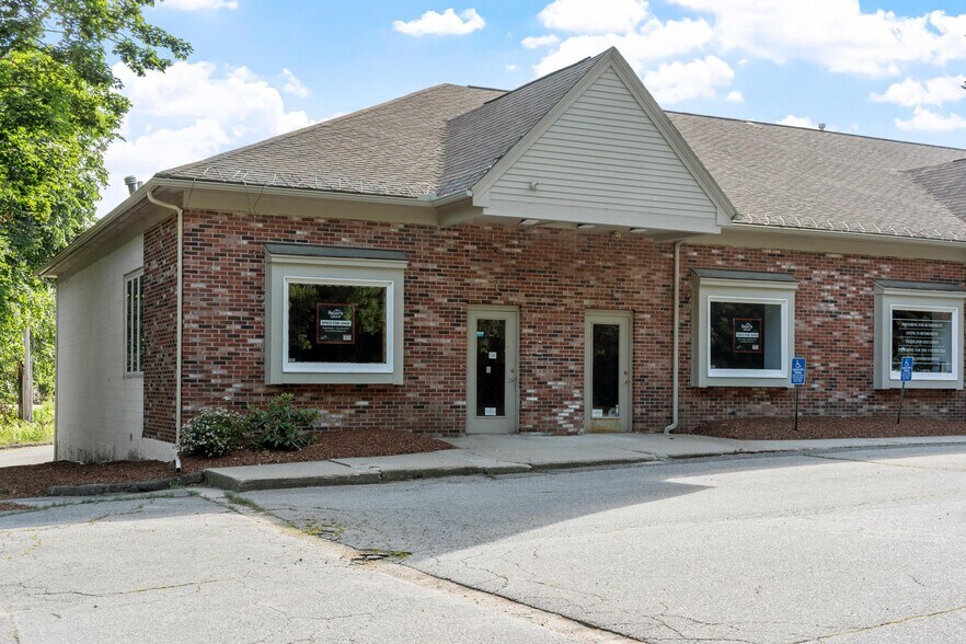 More Photos Of 225 Groton Rd, Westford Storefront Retail Office For Lease