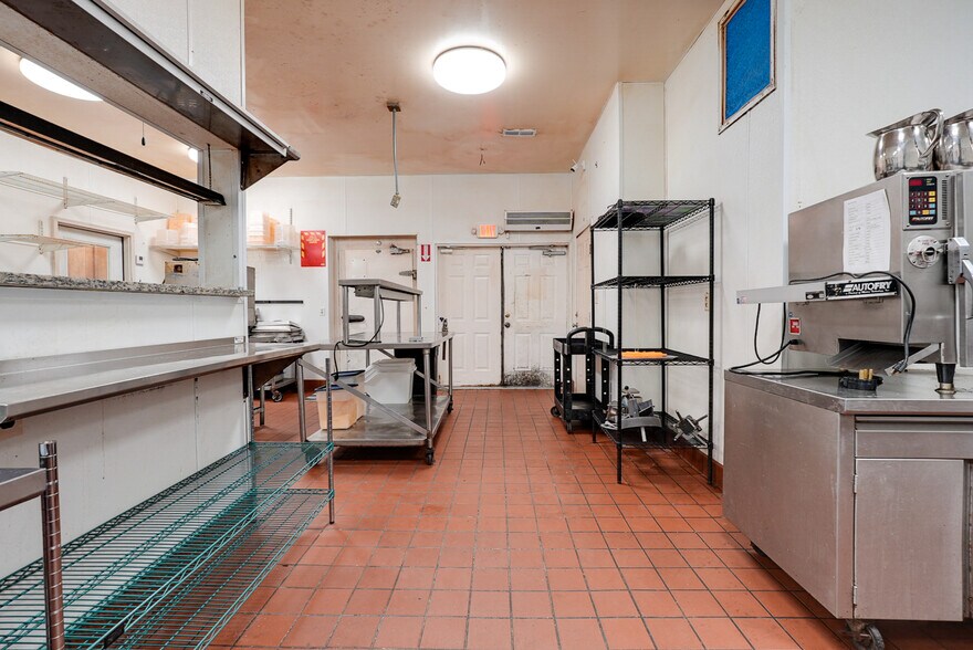 More Photos Of 312 S Hudson St, Buckner Restaurant For Lease