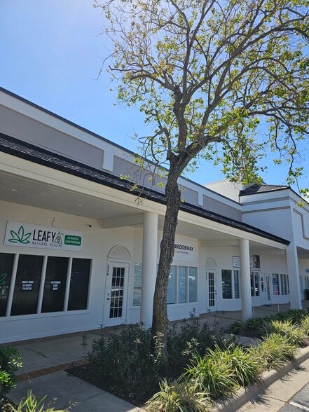 More Photos Of 218-384 Wilshire Blvd, Casselberry Office For Lease