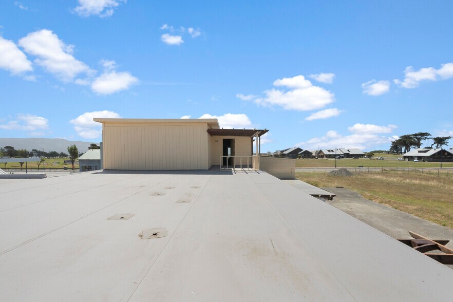 More Photos Of 347 2nd St, Crescent City Industrial For Sale