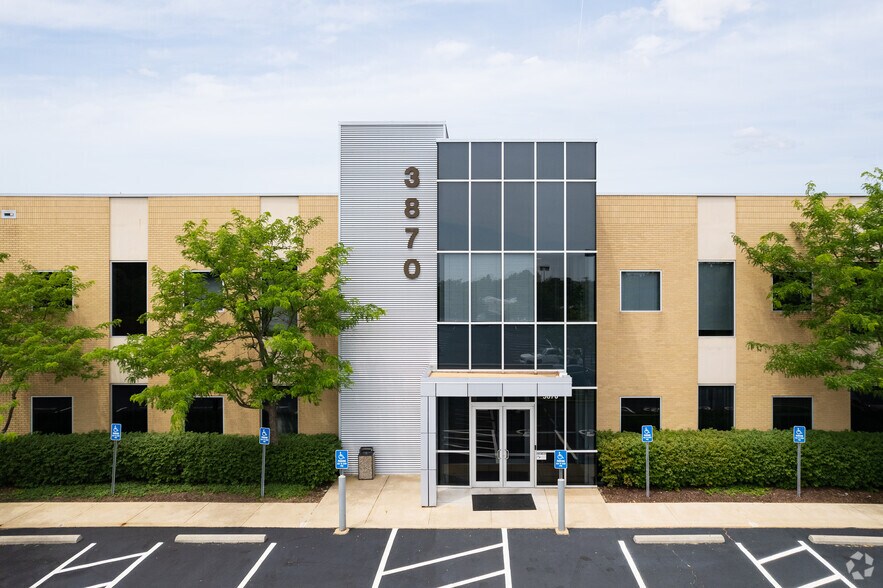More Photos Of 3870 S Lindbergh Blvd, Saint Louis Office For Sale