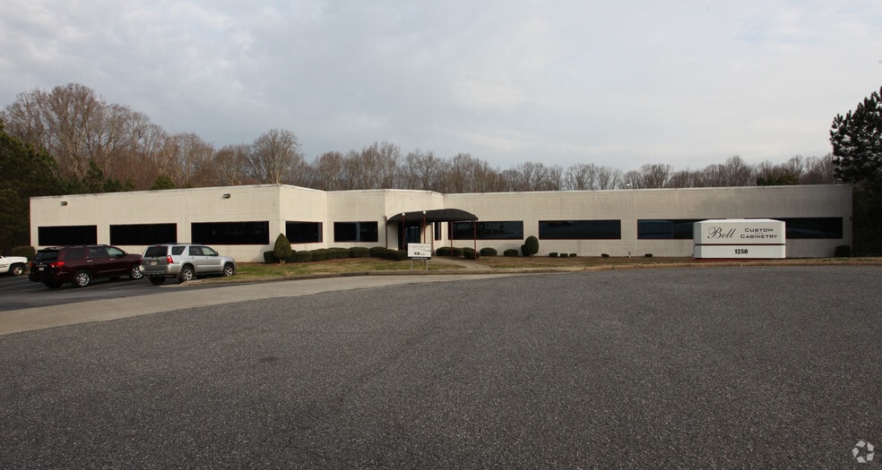 More Photos Of 1250 Alpha Dr, Alpharetta Distribution For Sale