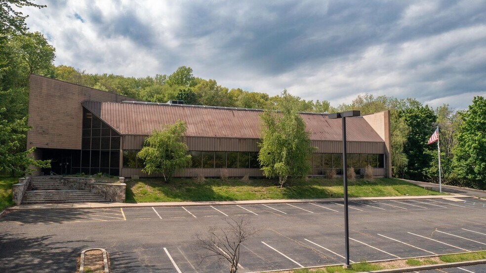 More Photos Of 500 Corporate Dr, Mahwah Light Manufacturing For Sale