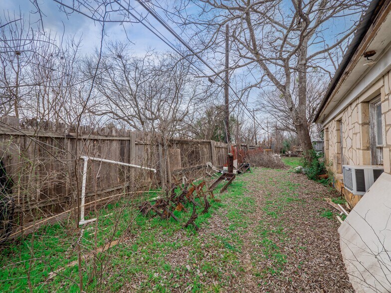 More Photos Of 201 S Highway 183, Leander Flex For Sale