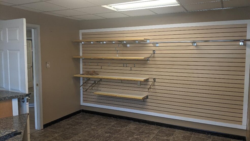 More Photos Of 1494 N Charlotte St, Pottstown General Retail For Lease