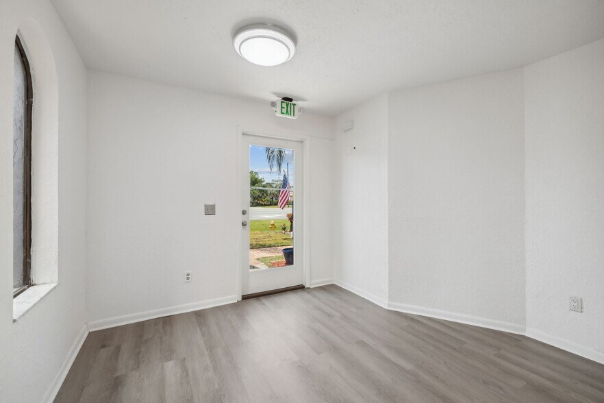 More Photos Of 2528-2530 Us-1, Saint Augustine Loft Creative Space For Lease