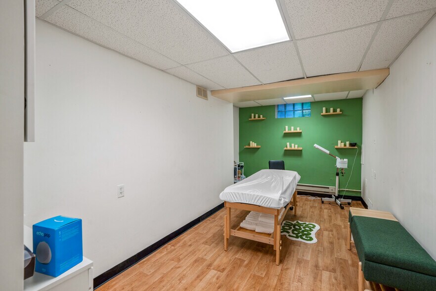 More Photos Of 6032-6040 W Lisbon Ave, Milwaukee Office For Sale