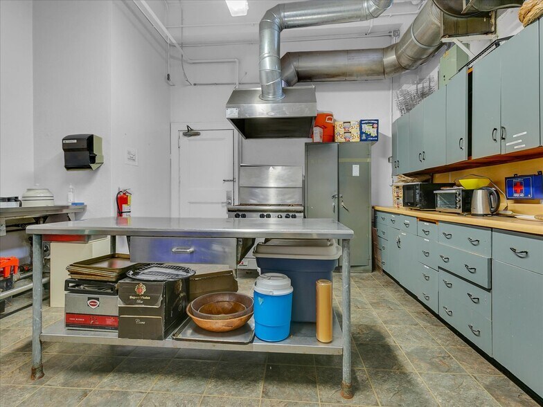 More Photos Of 1177-1187 Beacon St, Brookline Specialty For Sale