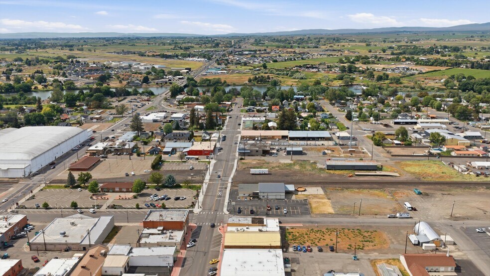More Photos Of 602 7th St, Prosser Specialty For Sale