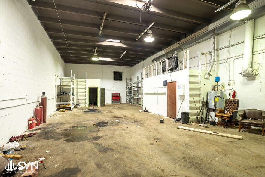 More Photos Of 3899 Winchester Rd, Lexington Light Manufacturing For Lease