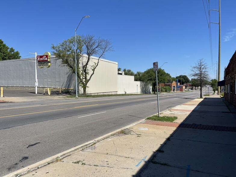 More Photos Of 5706 Troost Ave, Kansas City Warehouse For Sale