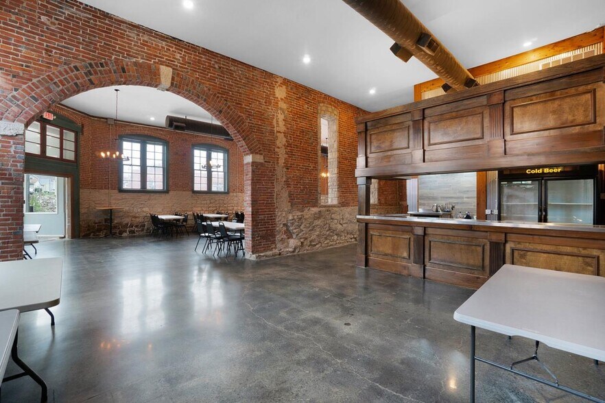 More Photos Of 108 Busch Ave, Washington Freestanding For Sale