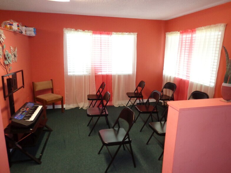 More Photos Of 1904 W Waters Ave, Tampa Freestanding For Sale