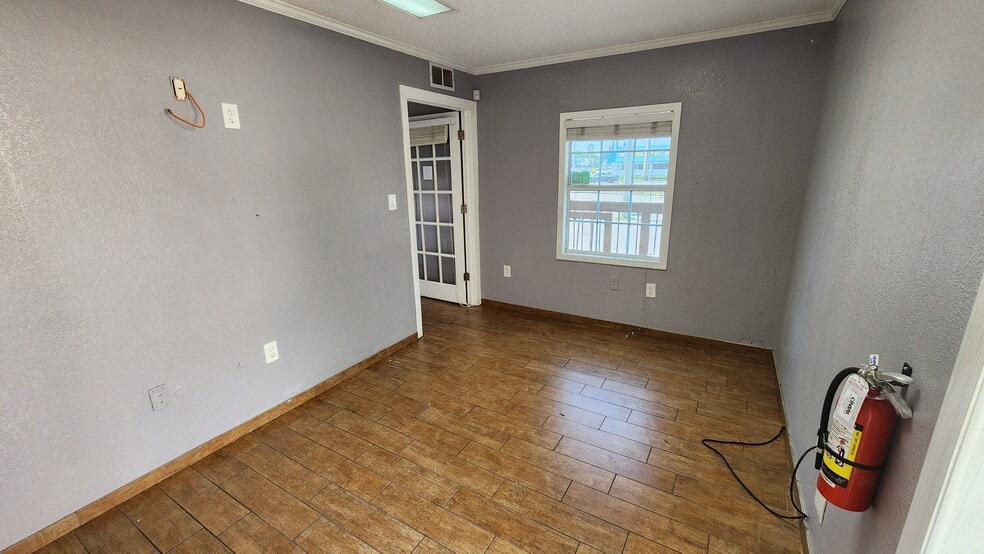 More Photos Of 856 E Busch Blvd, Tampa Auto Dealership For Lease