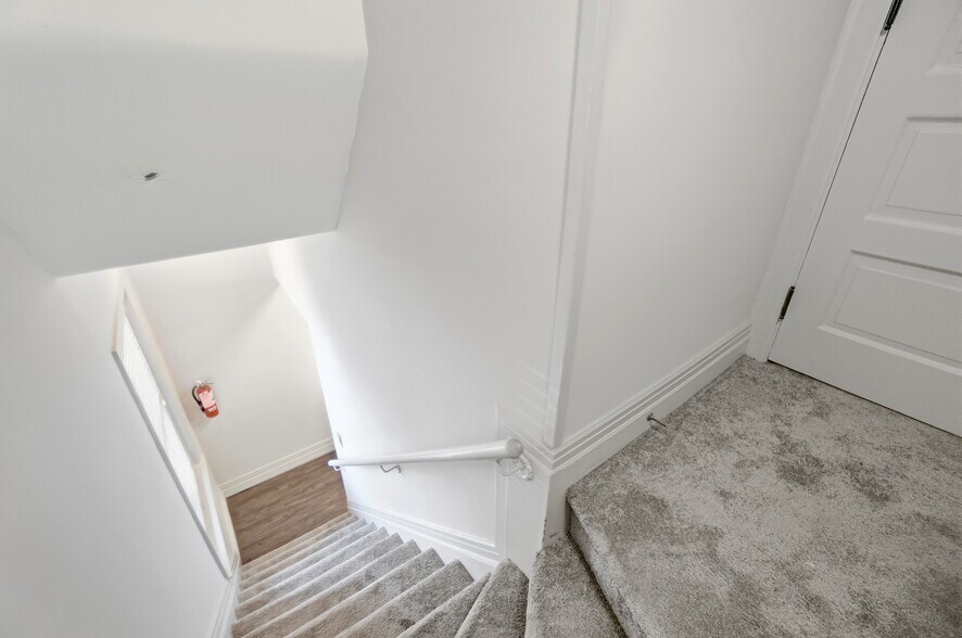 More Photos Of 2406 Auburn Ave, Cincinnati Office Residential For Sale