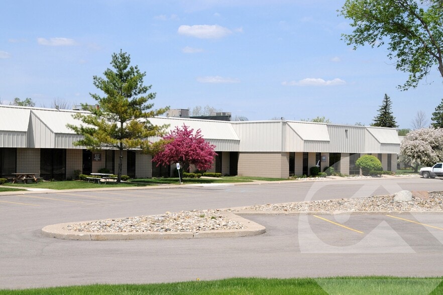 More Photos Of 802-864 Phoenix Dr, Ann Arbor Warehouse For Lease