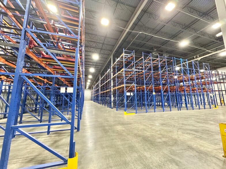 More Photos Of 1100 Independence Ave, Evansville Warehouse For Lease