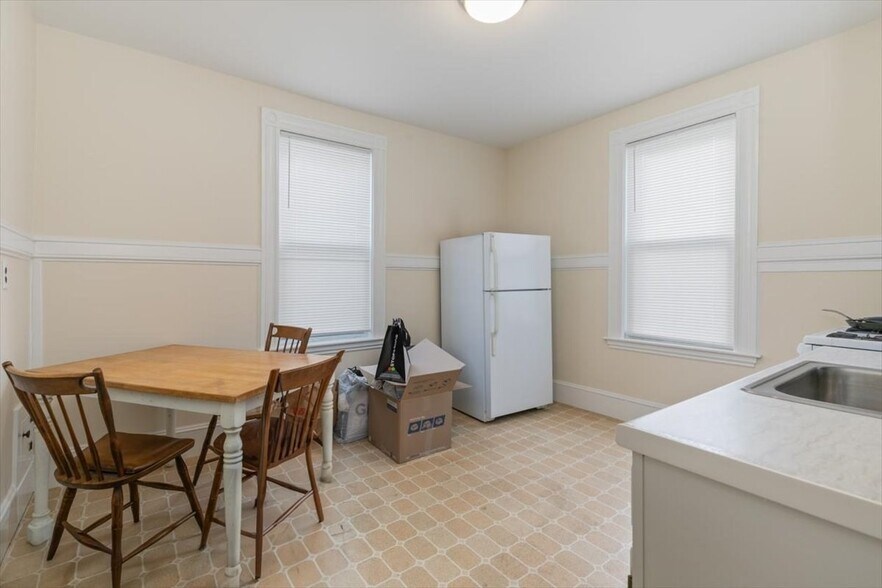 More Photos Of 412 Cabot St, Beverly Apartments For Sale