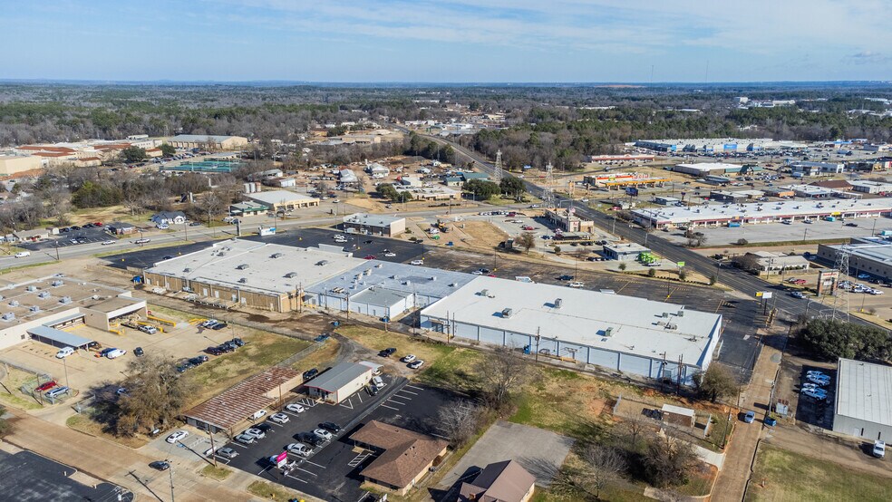 More Photos Of 98-110 Midtown Dr, Kilgore Unknown For Lease