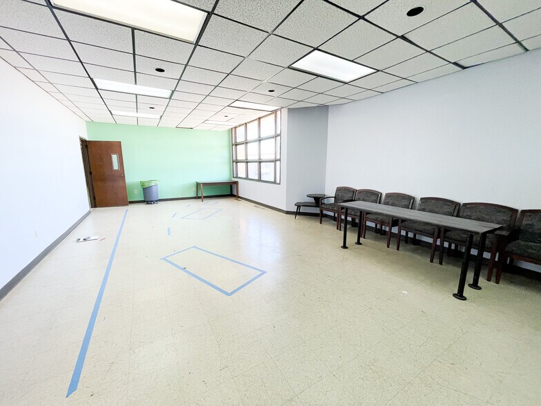 More Photos Of 3101 35th St, Lubbock Health Club For Sale