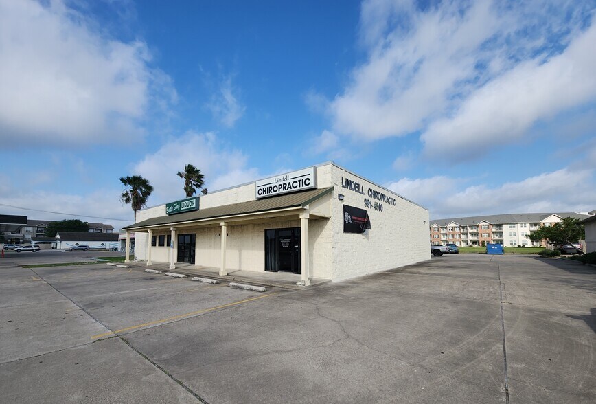 More Photos Of 7109 S Staples St, Corpus Christi General Retail For Sale