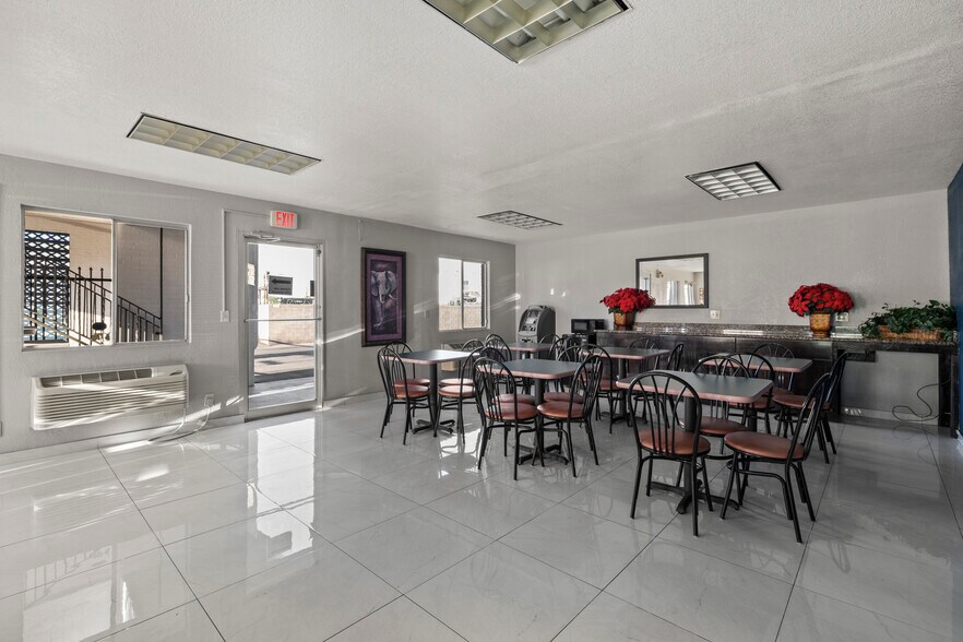 More Photos Of 4021 N 27th Ave, Phoenix Hotel For Sale